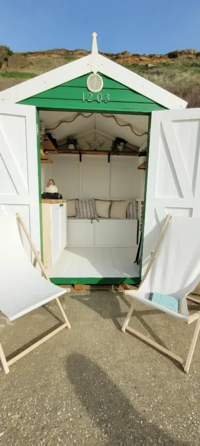 Walker's Beach Hut logo